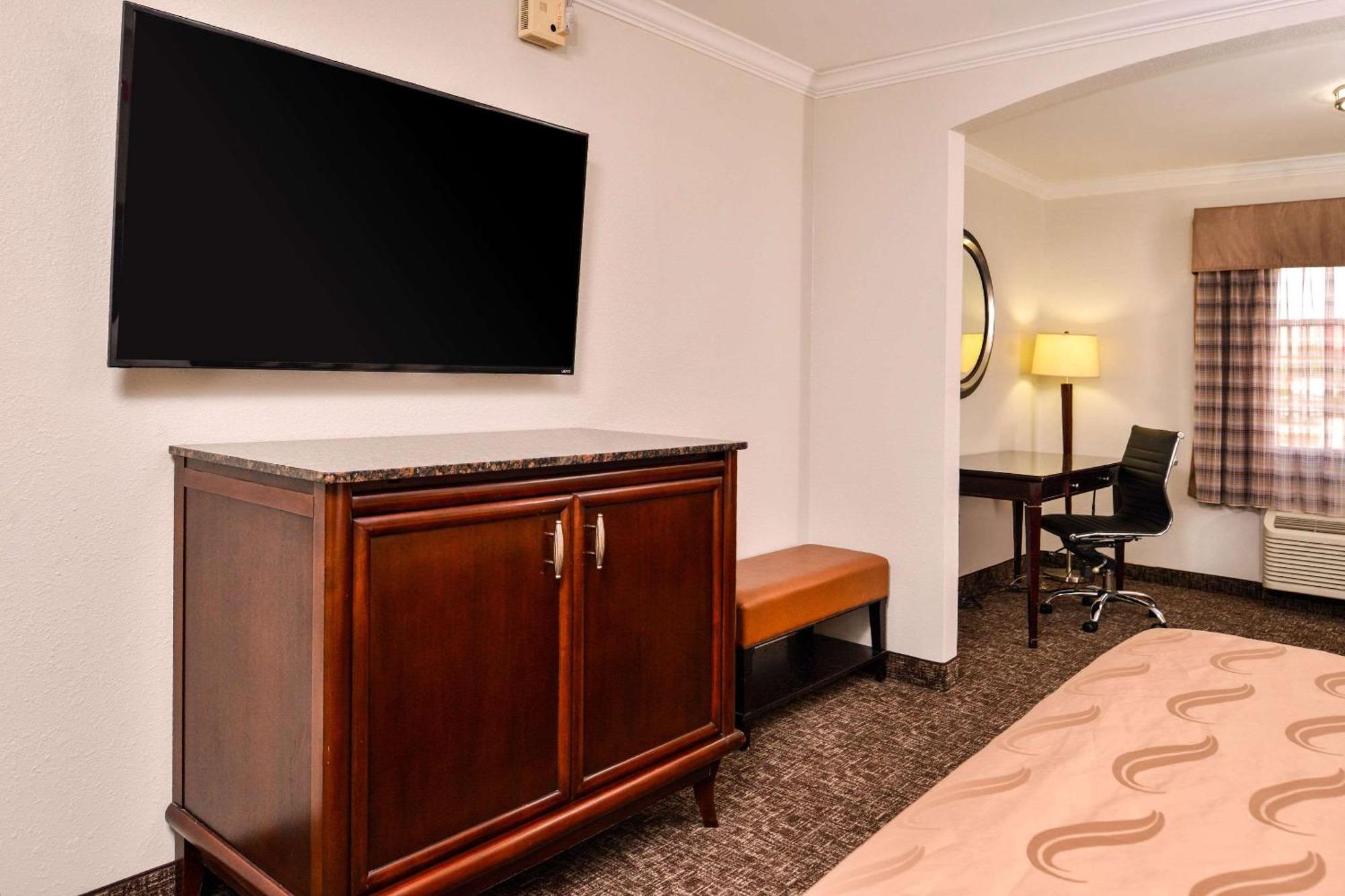 Quality Inn & Suites بومونت المظهر الخارجي الصورة