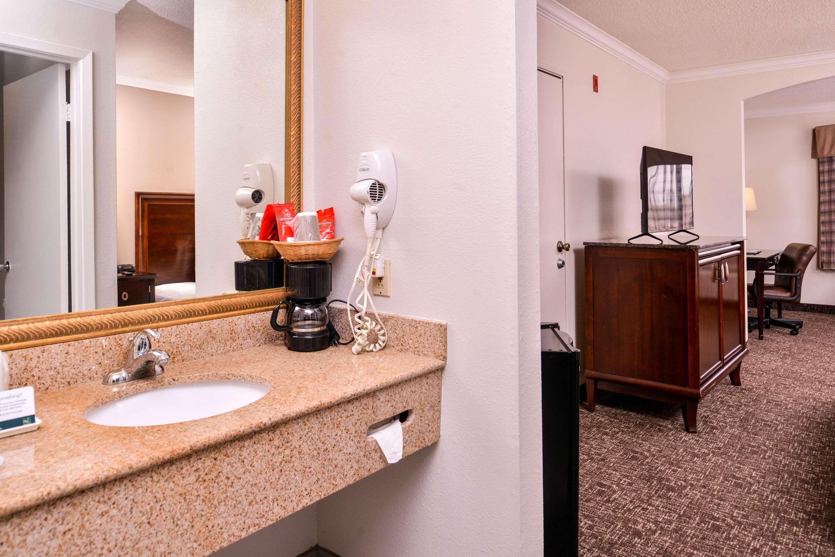Quality Inn & Suites بومونت المظهر الخارجي الصورة