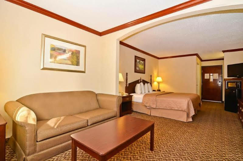 Quality Inn & Suites بومونت المظهر الخارجي الصورة
